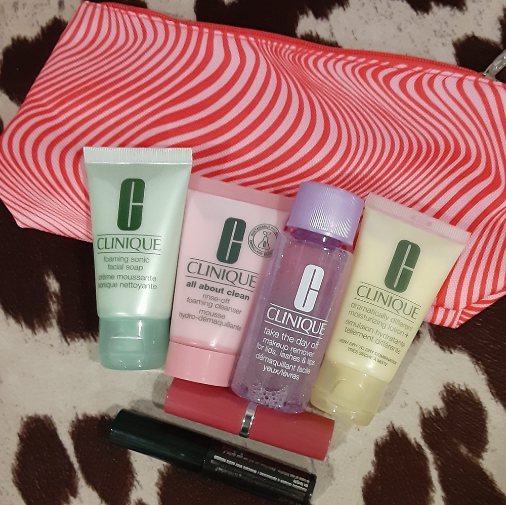 7 Piece Clinique Skincare Bundle NWT
